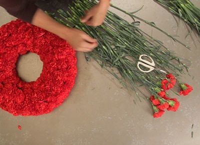 how to make three simple wreaths