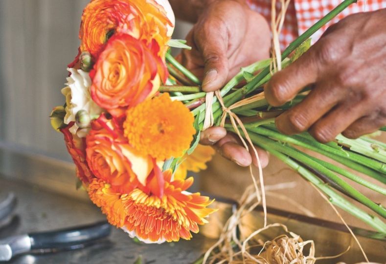 how to make bouquets, summer flower arrangements