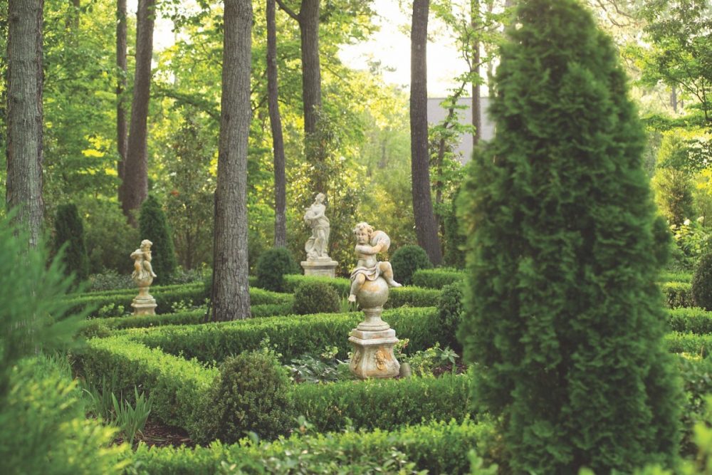 garden statuary, garden statues