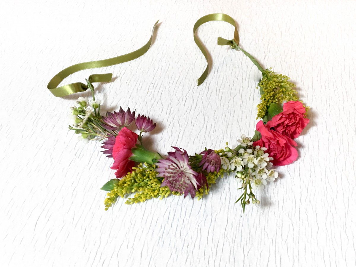 How to Make a Flower Crown - Flower Magazine