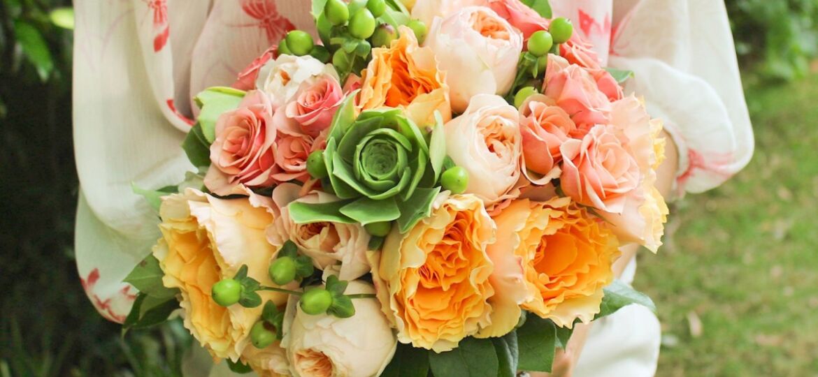 garden rose bouquet, peach and green wedding bouquet