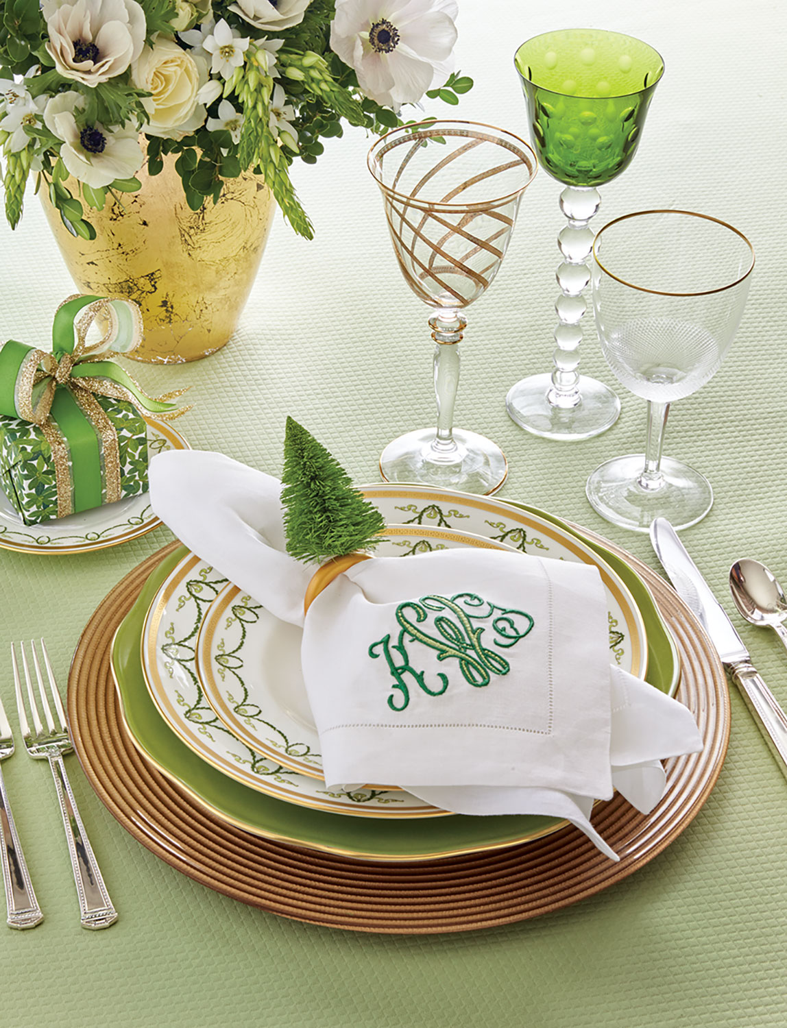 green and gold holiday place setting
