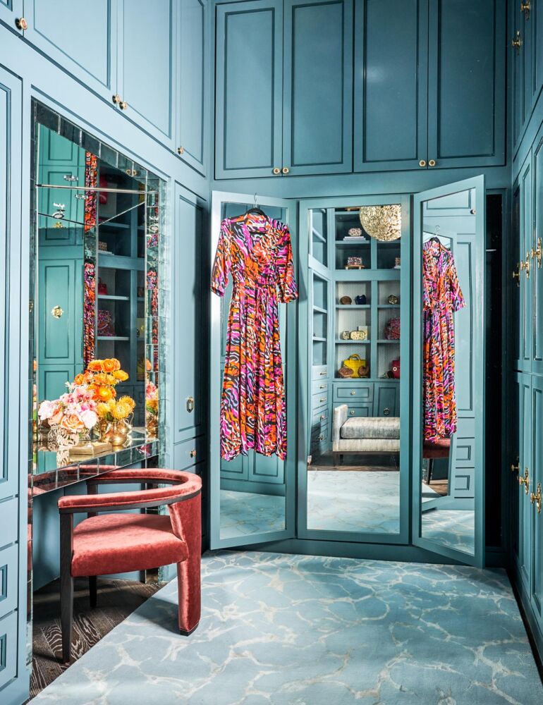 Arianne Bellizaire designed dressing room in the Flower magazine Baton Rouge showhouse.