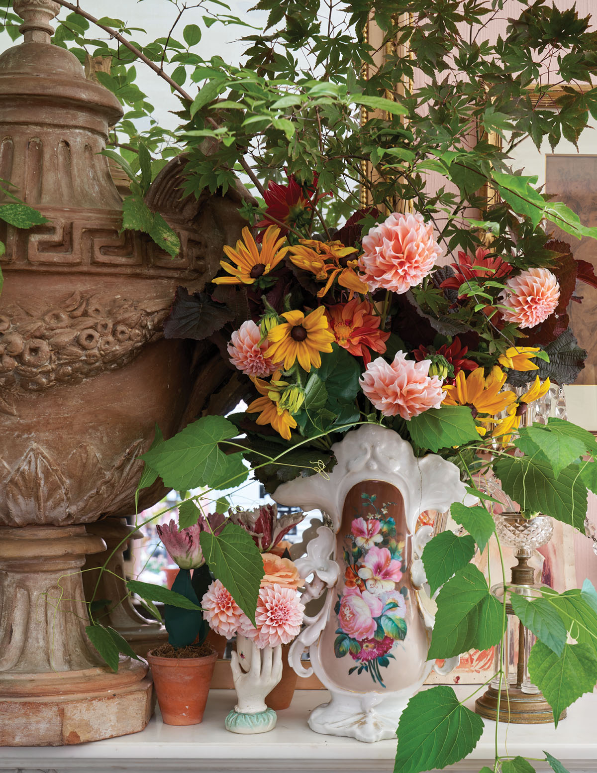 dahlia floral arrangement by Jimmie Henslee