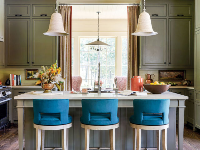 Flower magazine showhouse at Brierfield, kitchen island, cabinetry