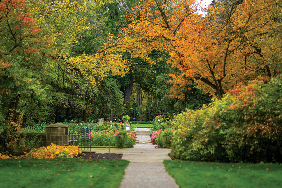 Path to rose garden at Edsel and Eleanor Ford house