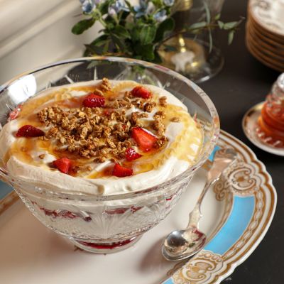 Creamy cranachan with strawberries and oats.