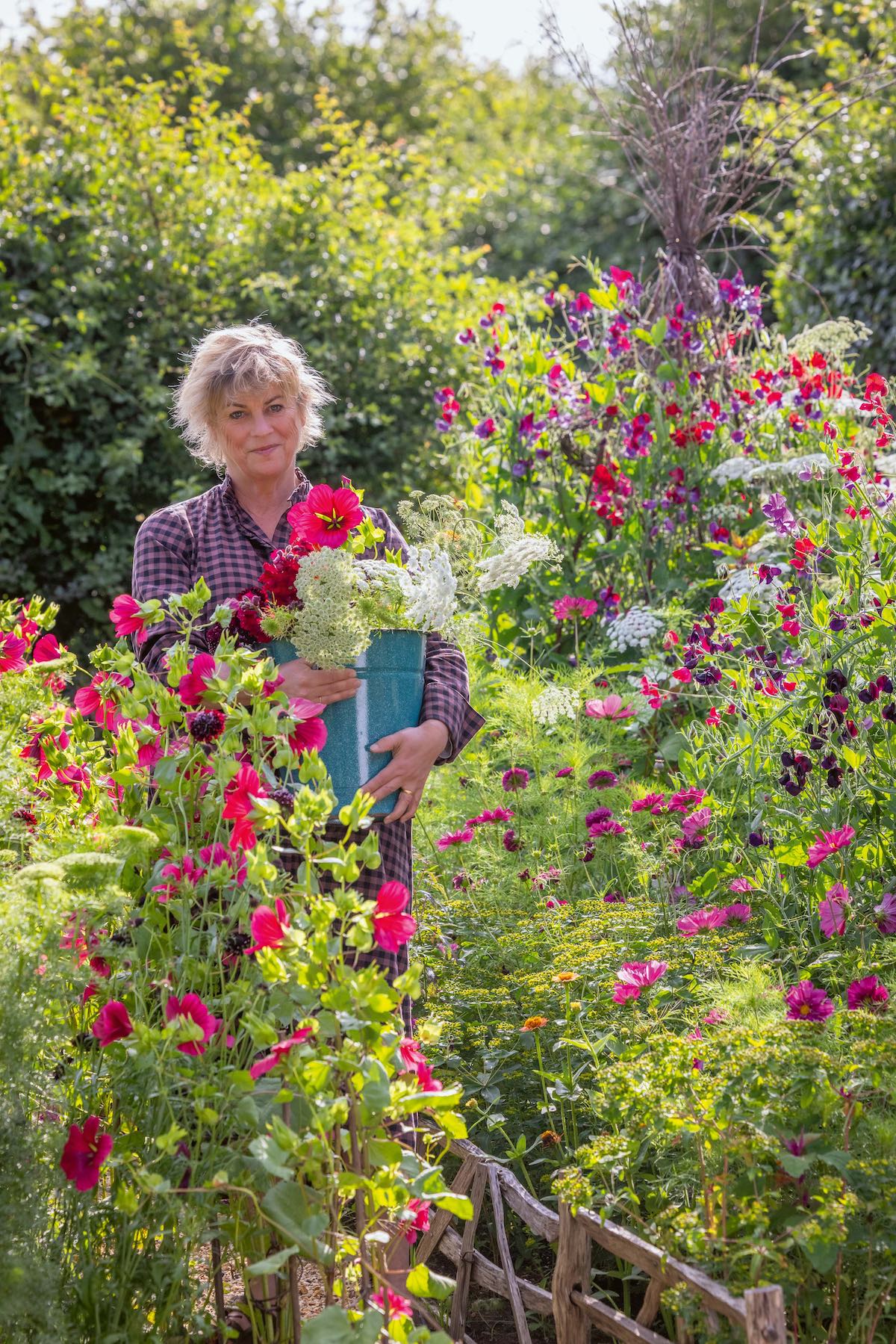 Spend a Year in a Cut Flower Garden: A Q&A with Sarah Raven